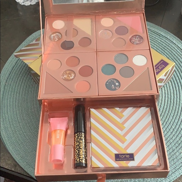 tarte Other - Tarte gift & glam collector’s set 4 palettes